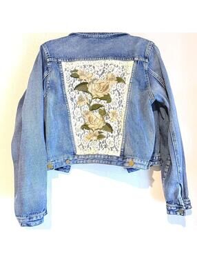 Mia Joy Floral Embroidered Jean Jacket Festival Boho Size Large